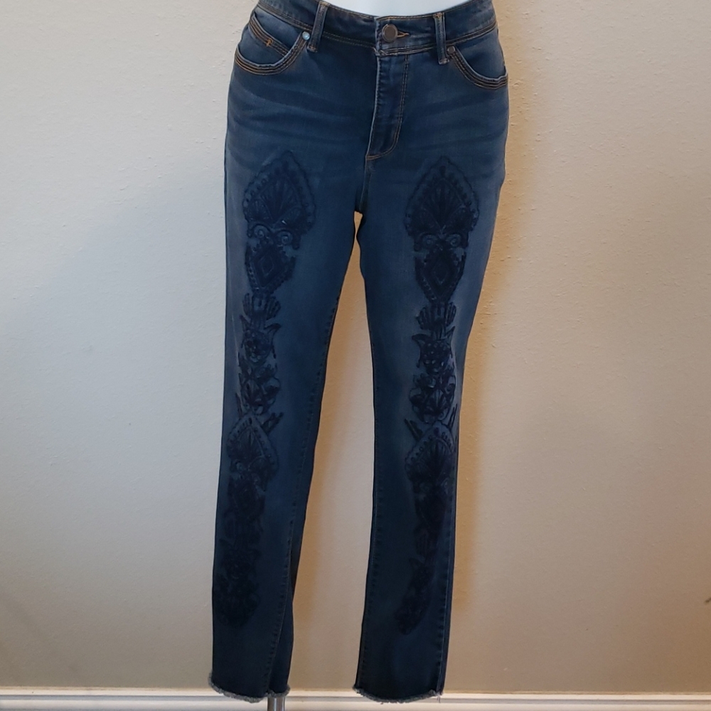 Dark wash skinny jean